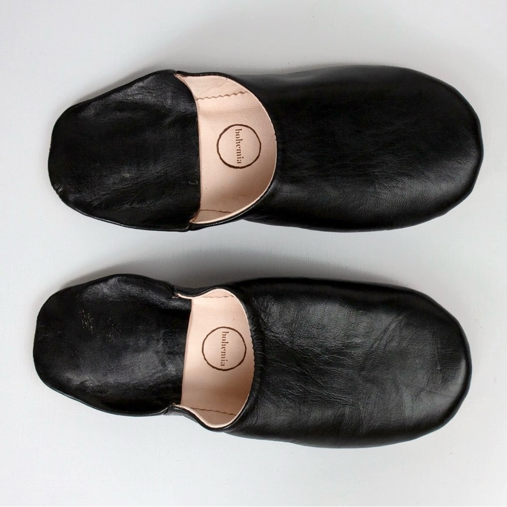 Black Moroccan leather babouche slippers